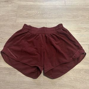 lululemon hotty hot *low-rise* lined short 4”